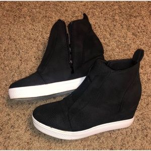 Ccocci Black Wedges sz 9